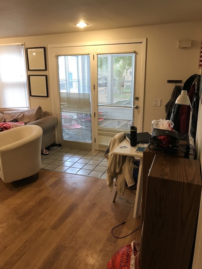 living room - 18 N Bassett St