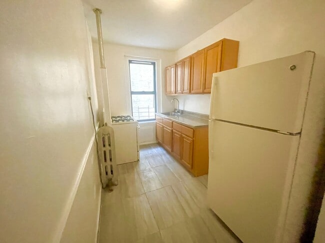 Foto del edificio - 2511 Cruger Ave