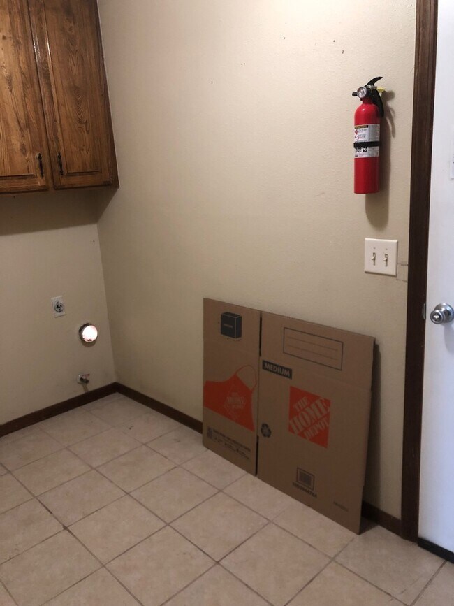 Foto del edificio - 3 Bedroom, 2 Bathroom and 2 Car Garage in ...