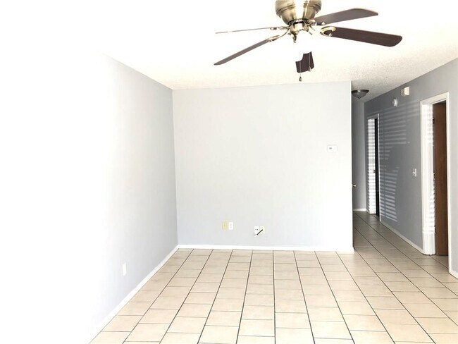 Building Photo - 775 S Rose Ave
