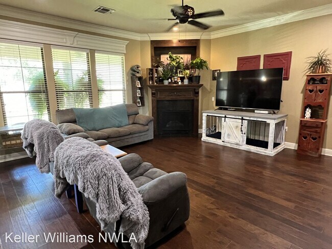 Foto del edificio - 3 br, 2 bath House - 1720 Hassell Dr