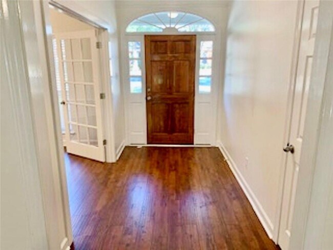 Foto del edificio - 1124 Sewannee Ct