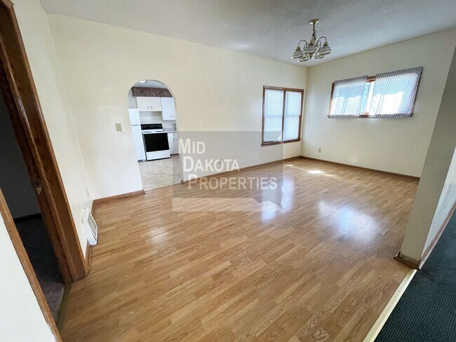 Foto del edificio - 914 E 2nd Ave