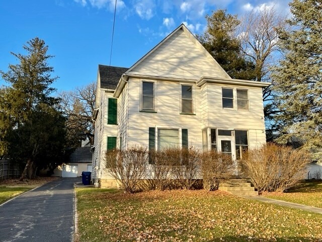 Foto principal - 474 E Lincoln Ave