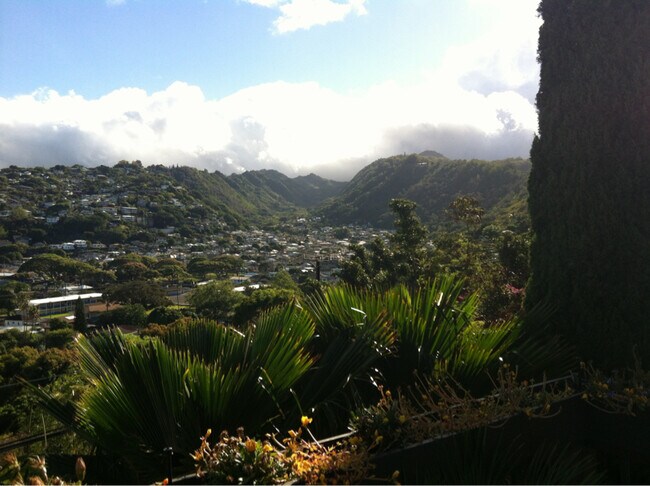 Foto del edificio - 1959 Puowaina Dr