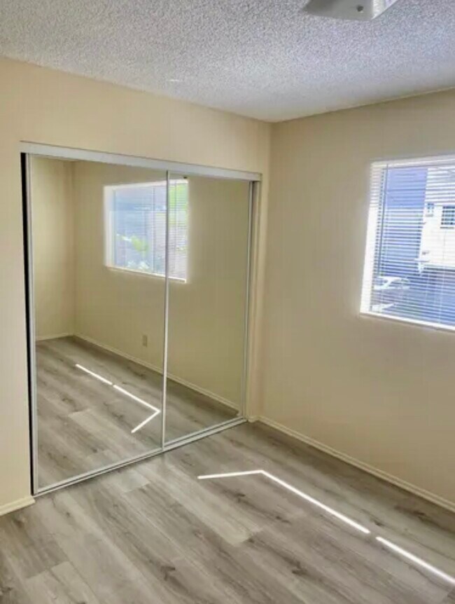 Foto del edificio - 5716 Waring Ave