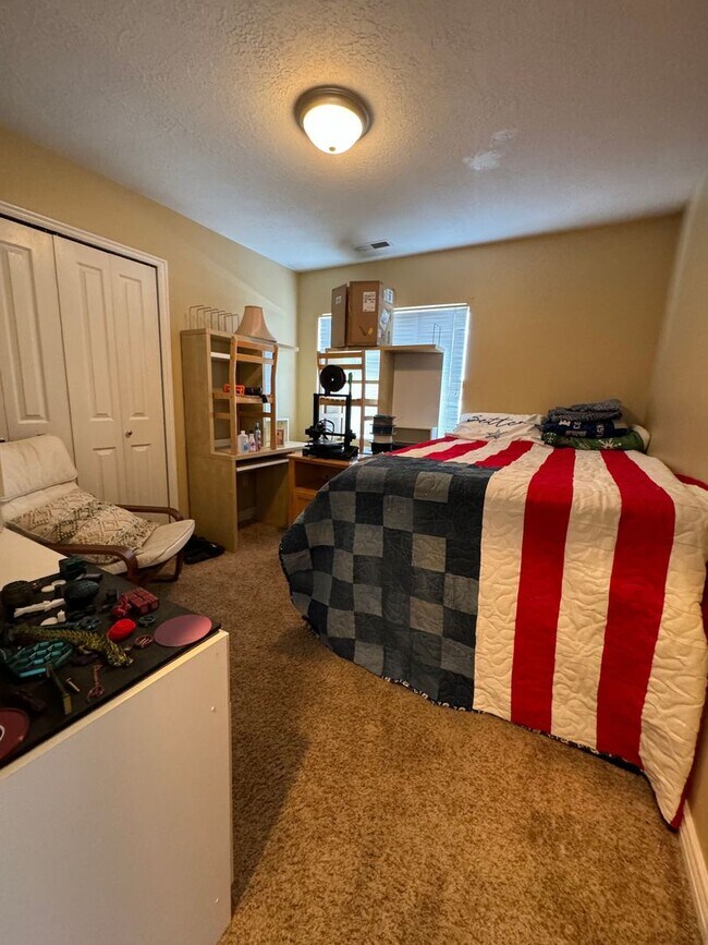 Building Photo - Perfectly Located Condo