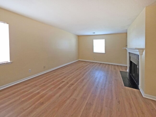 Foto del edificio - Charming 2-Bedroom Duplex in the Heart of ...