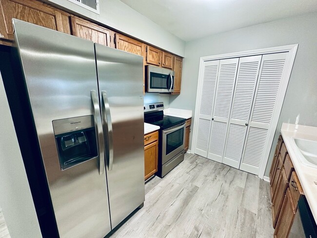 Foto del edificio - 200 Autumn Dr