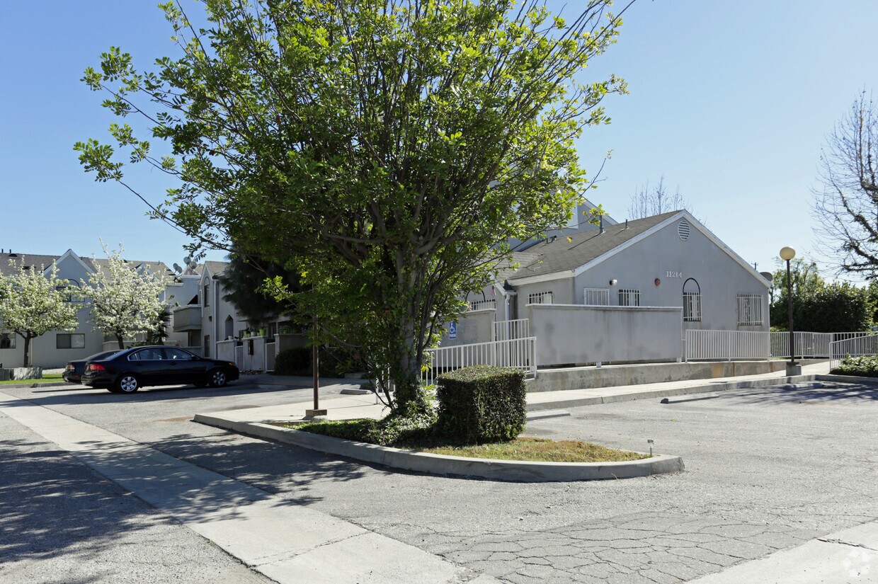 11208 S Western Ave, Los Angeles, CA 90047 Apartments Los Angeles, CA
