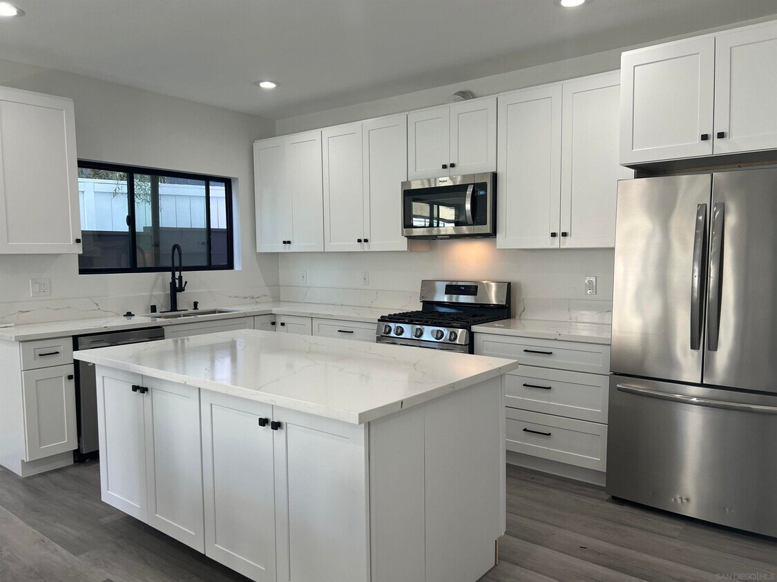 Foto principal - 2686 B St