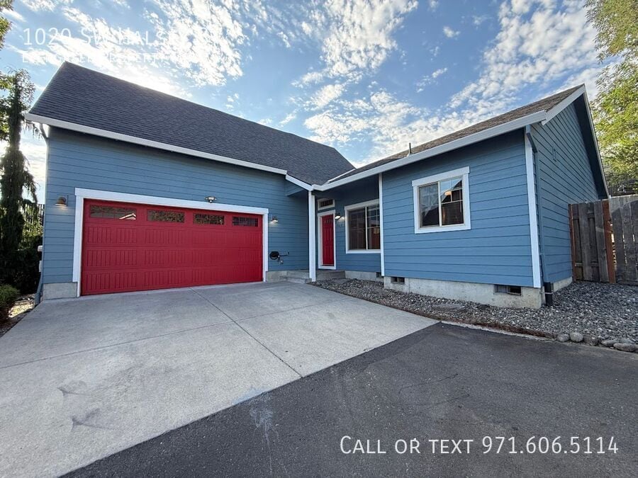Primary Photo - 1020 SW Halsey St