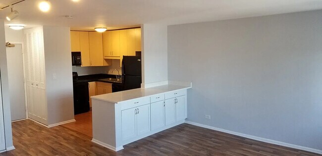 Foto del edificio - 4250 N Marine Dr