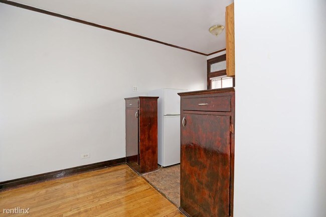 Foto del edificio - 1 br, 1 bath  - 4300 N Pulaski Rd 4306-D2