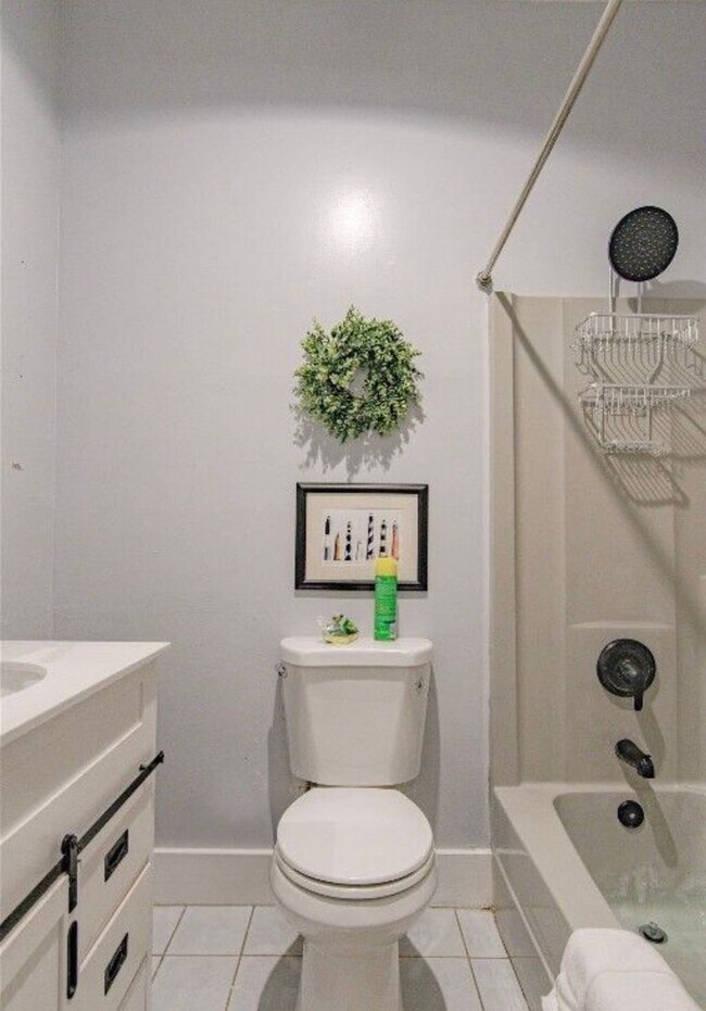 Foto del edificio - Coming Soon for Rent!