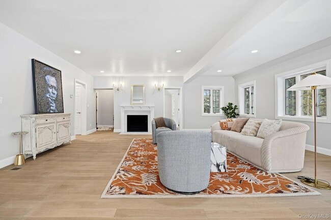 Building Photo - 2 Wynmor Rd