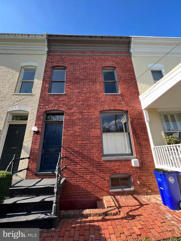 Primary Photo - 103 E 7th St