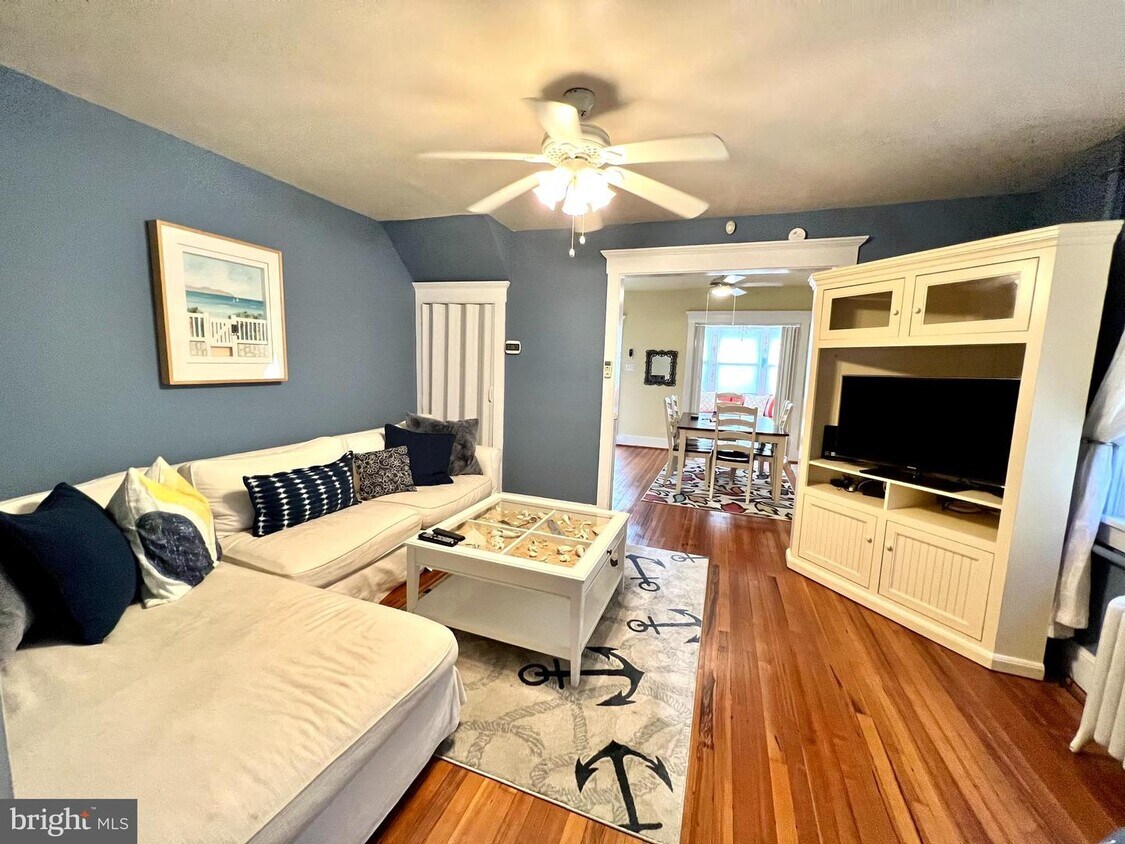 123 1/2 N Princeton Ave, Ventnor City, NJ 08406 House for Rent in Ventnor City, NJ