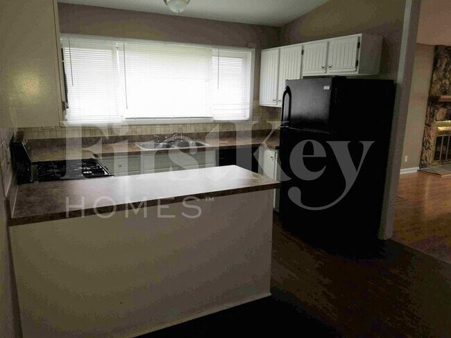 Foto del edificio - 185 Paramount Dr