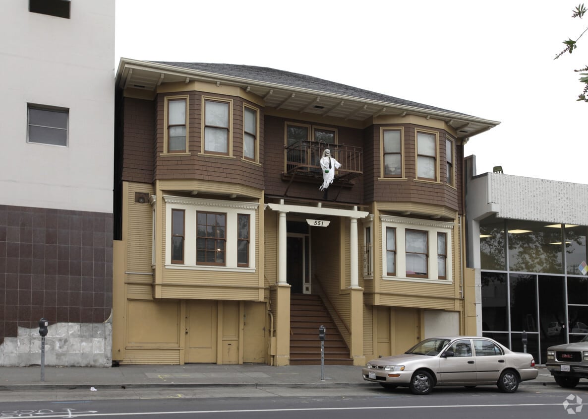 Building Photo - 551 W Grand Ave