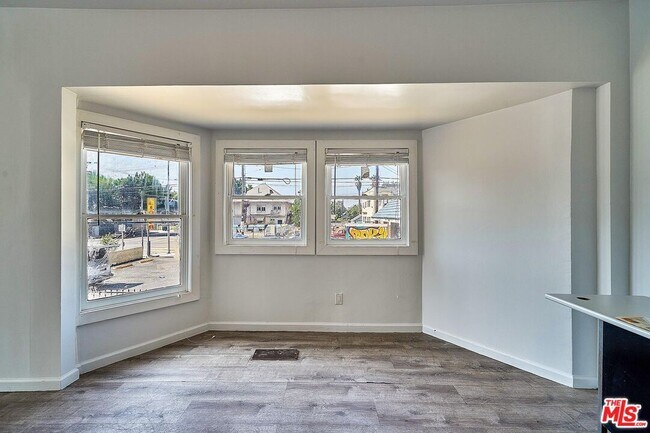 Foto del edificio - 1045 S Union Ave