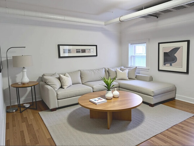 Building Photo - 1507 Oak Ave
