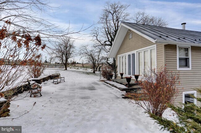 Building Photo - 3457 Uniontown Rd