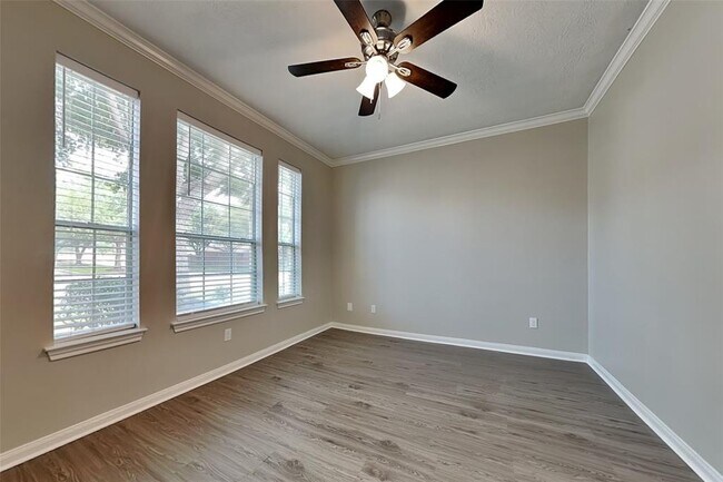Foto del edificio - 10626 White Bridge Ln