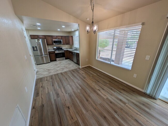 Foto del edificio - 9729 Buckhorn Dr