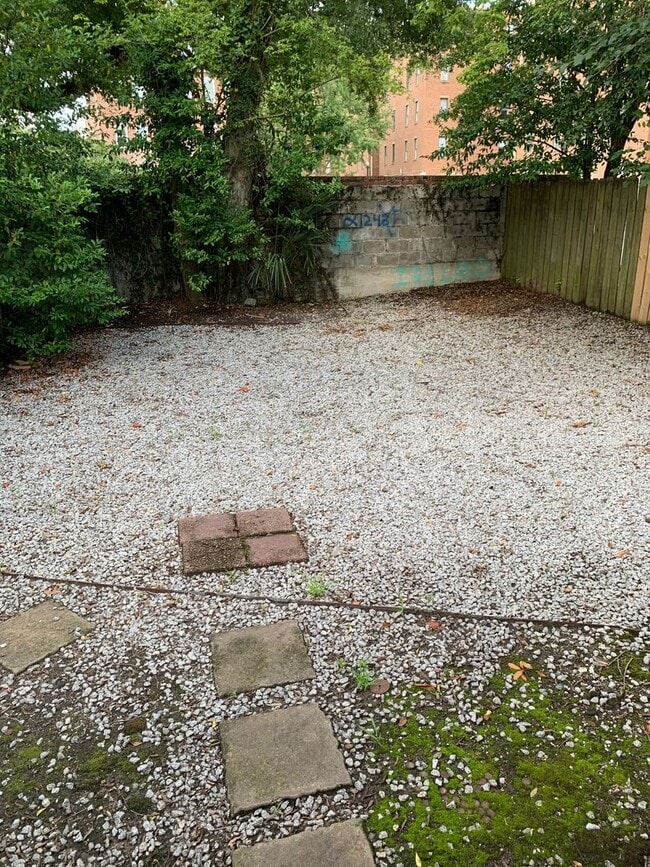 Building Photo - 122 St Philip St