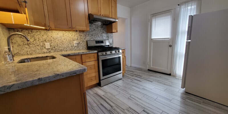 Primary Photo - 1158 Hollenbeck Ave