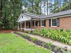Building Photo - 208 Hardwood Ridge