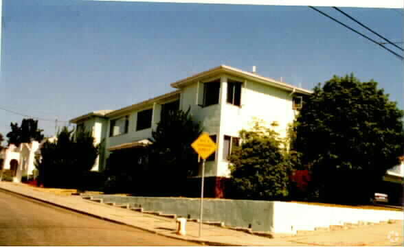 Foto del edificio - 6730 Laird Ave