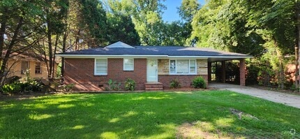 Building Photo - 2752 Hawthorne Dr