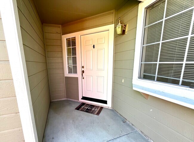 Building Photo - 1732 Lavender Ct