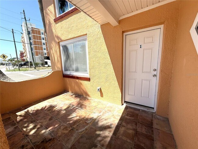 Foto del edificio - 13047 Gulf Ln