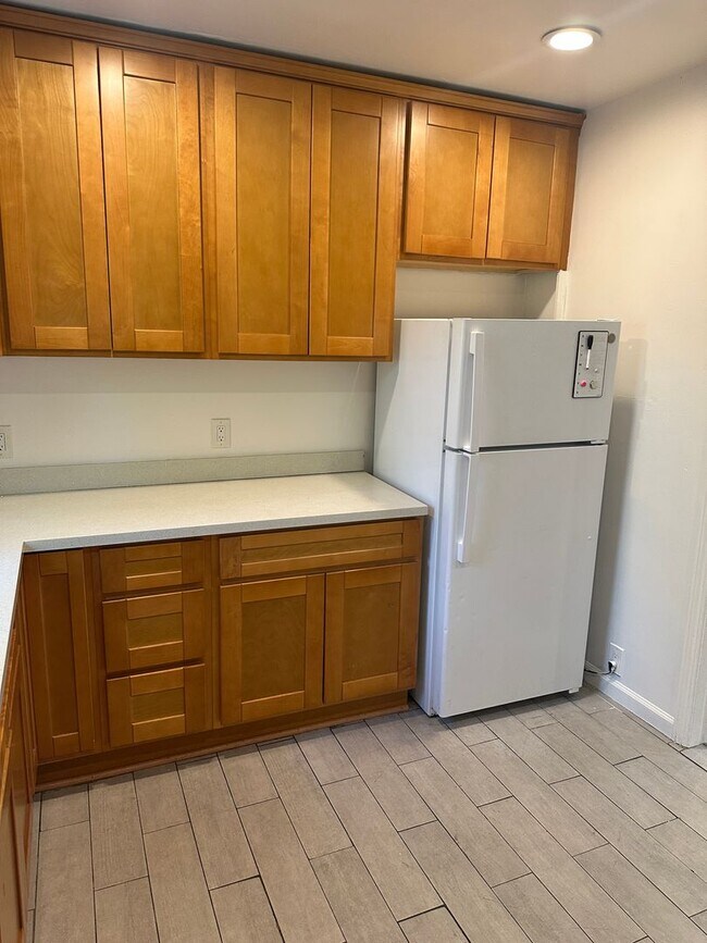 Building Photo - Spacious 2 bedroom in great San Leandro neighborhood