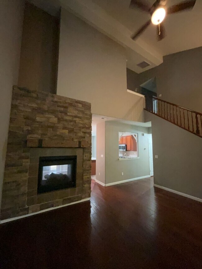 Building Photo - 10115 Avenida Vista Cerros NW