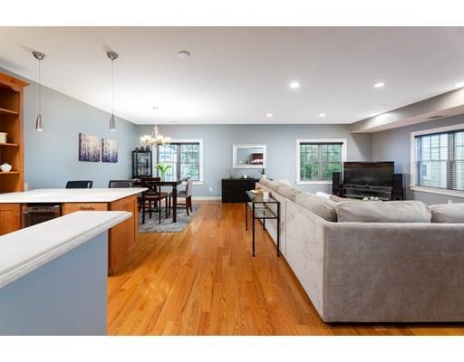 Foto del edificio - 345 W Broadway