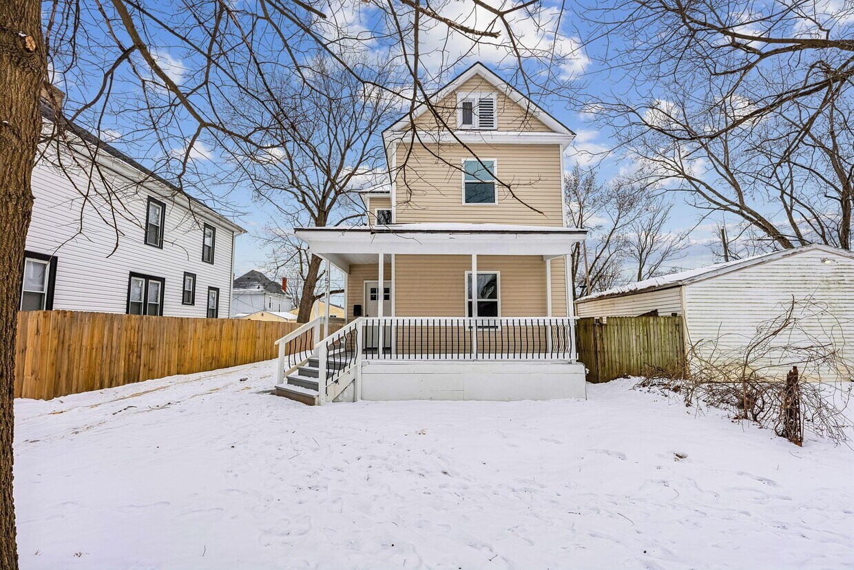 Primary Photo - 1571 Arlington Ave