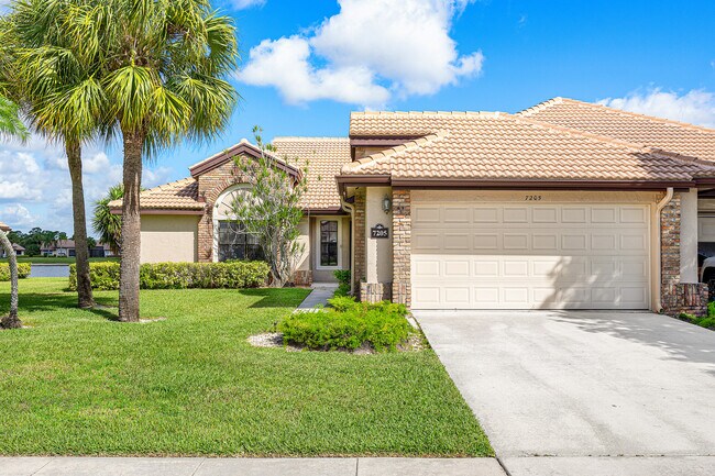 Front - 7205 Sweetbay Ct