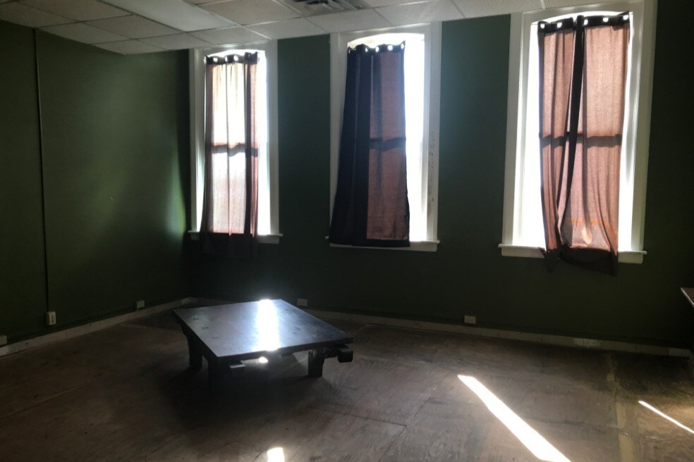 Primary Photo - 108 N Front St