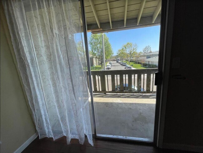 Foto del edificio - 2528 White Oak Pl