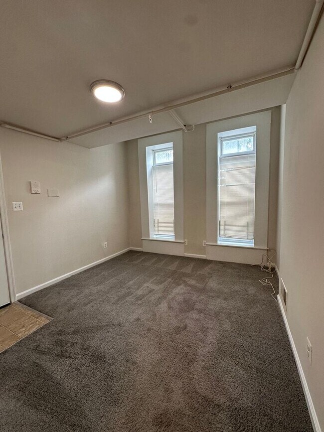 Foto del edificio - 1810 N Calvert St