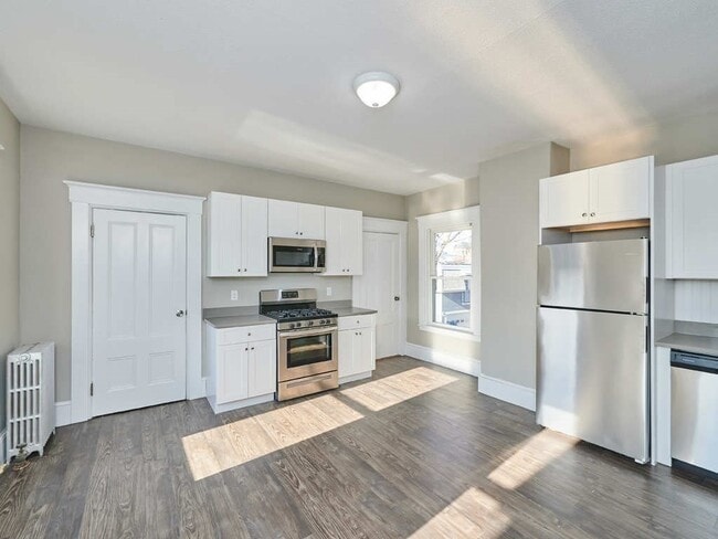 Building Photo - 357 K St