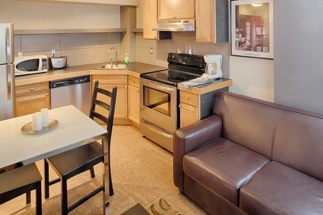 Photo du bâtiment - 0 Bed 1 Bath Unit in Calgary, AB