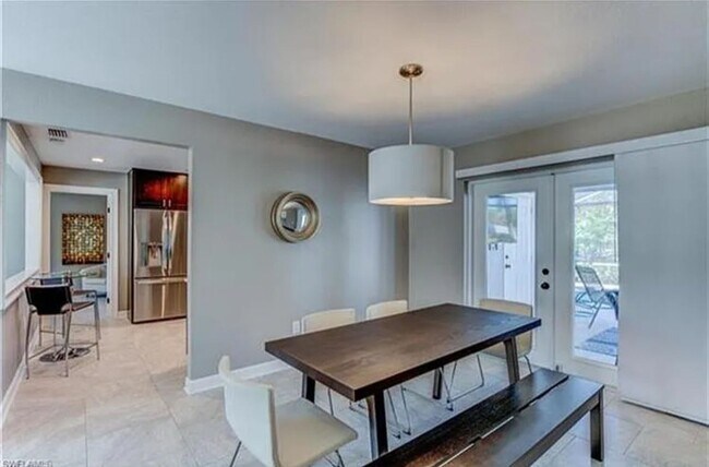 Building Photo - Country Living Pool Home! 3 bed 2 bath, prime location!