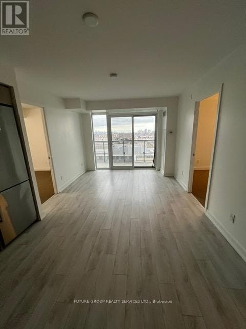 Building Photo - 130 Varna Dr