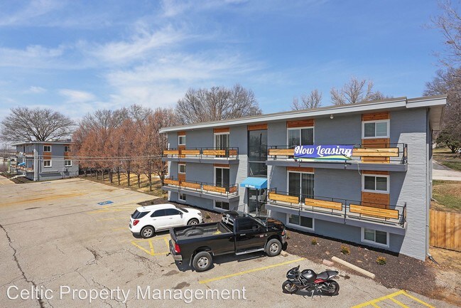 Building Photo - 6621 W 94th Terrace