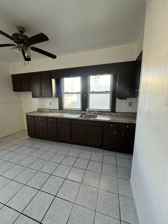 Foto del edificio - 18 Noll Pl